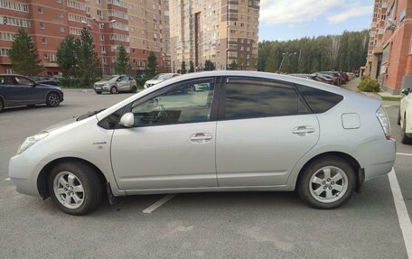 Toyota Prius, 2006 год, 750 000 рублей, 15 фотография