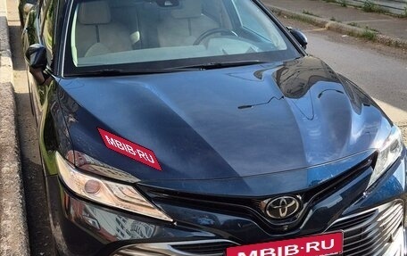 Toyota Camry, 2018 год, 3 250 000 рублей, 2 фотография