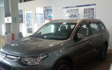 Mitsubishi Outlander III рестайлинг 3, 2014 год, 1 900 000 рублей, 1 фотография