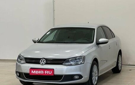 Volkswagen Jetta VI, 2013 год, 1 195 000 рублей, 1 фотография