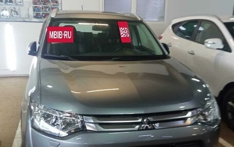 Mitsubishi Outlander III рестайлинг 3, 2014 год, 1 900 000 рублей, 6 фотография