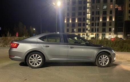 Skoda Superb III рестайлинг, 2017 год, 1 900 000 рублей, 7 фотография