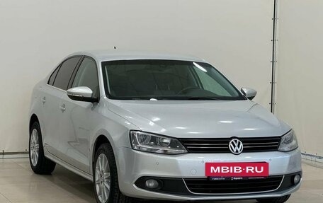 Volkswagen Jetta VI, 2013 год, 1 195 000 рублей, 2 фотография