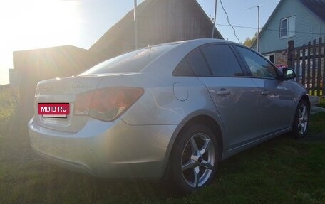 Chevrolet Cruze II, 2009 год, 795 000 рублей, 11 фотография