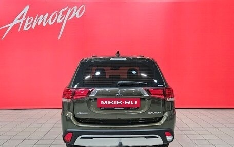 Mitsubishi Outlander III рестайлинг 3, 2018 год, 2 095 000 рублей, 4 фотография