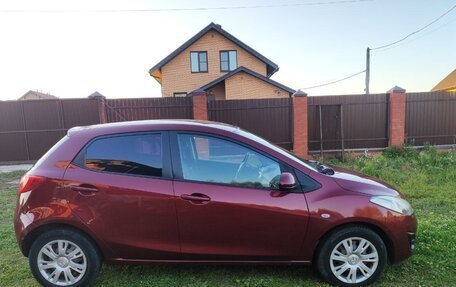 Mazda 2 III, 2011 год, 825 000 рублей, 2 фотография