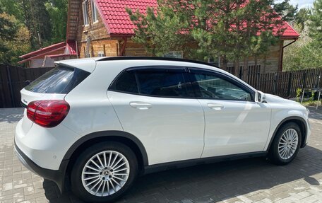 Mercedes-Benz GLA, 2018 год, 3 100 000 рублей, 7 фотография