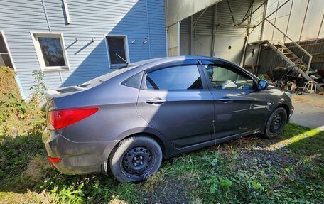 Hyundai Solaris II рестайлинг, 2013 год, 830 000 рублей, 3 фотография