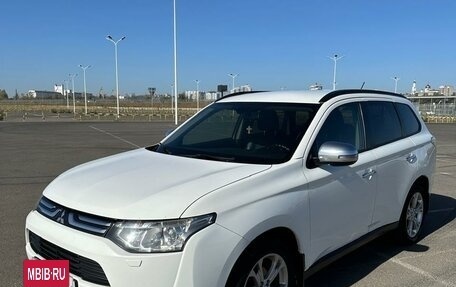 Mitsubishi Outlander III рестайлинг 3, 2012 год, 1 900 000 рублей, 6 фотография