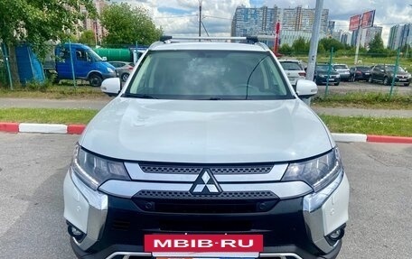 Mitsubishi Outlander III рестайлинг 3, 2021 год, 2 890 000 рублей, 33 фотография