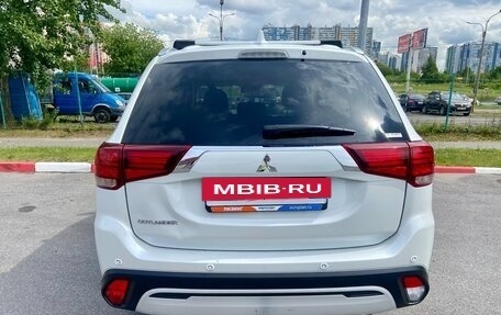 Mitsubishi Outlander III рестайлинг 3, 2021 год, 2 890 000 рублей, 37 фотография