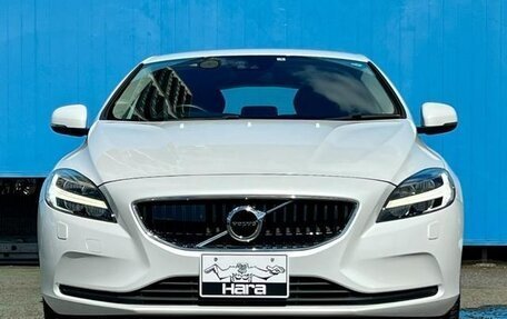 Volvo V40 II рестайлинг, 2019 год, 1 430 000 рублей, 8 фотография