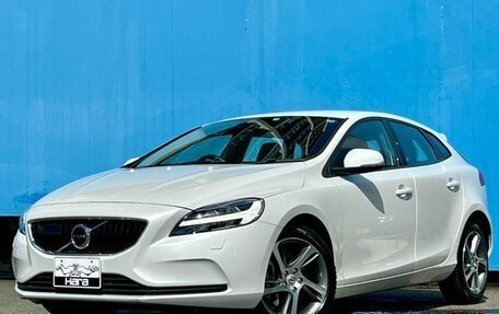 Volvo V40 II рестайлинг, 2019 год, 1 430 000 рублей, 7 фотография