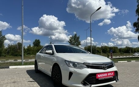 Toyota Camry, 2017 год, 3 400 000 рублей, 2 фотография