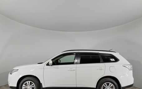 Mitsubishi Outlander III рестайлинг 3, 2013 год, 1 699 000 рублей, 8 фотография