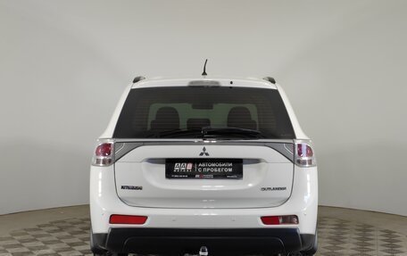 Mitsubishi Outlander III рестайлинг 3, 2013 год, 1 699 000 рублей, 6 фотография