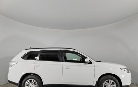 Mitsubishi Outlander III рестайлинг 3, 2013 год, 1 699 000 рублей, 4 фотография