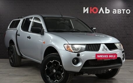 Mitsubishi L200 IV рестайлинг, 2008 год, 1 240 000 рублей, 2 фотография