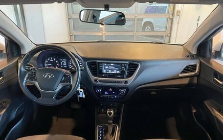 Hyundai Solaris II рестайлинг, 2018 год, 1 350 000 рублей, 9 фотография