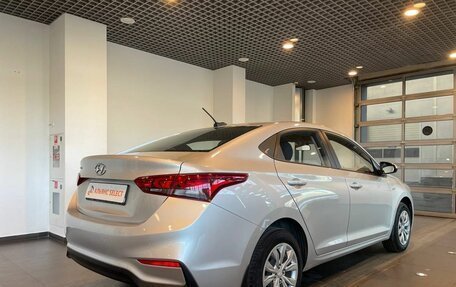 Hyundai Solaris II рестайлинг, 2018 год, 1 350 000 рублей, 3 фотография