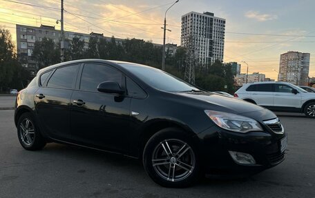 Opel Astra J, 2012 год, 700 000 рублей, 2 фотография