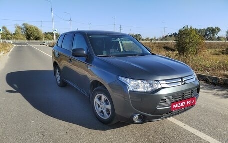 Mitsubishi Outlander III рестайлинг 3, 2014 год, 1 550 000 рублей, 1 фотография