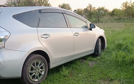 Toyota Prius Alpha I (ZVW40/41), 2012 год, 1 420 000 рублей, 2 фотография