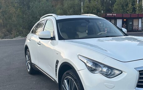 Infiniti QX70, 2013 год, 1 900 000 рублей, 2 фотография