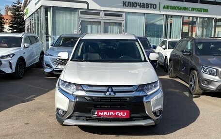 Mitsubishi Outlander III рестайлинг 3, 2017 год, 2 549 000 рублей, 2 фотография