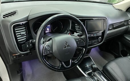 Mitsubishi Outlander III рестайлинг 3, 2017 год, 2 549 000 рублей, 7 фотография