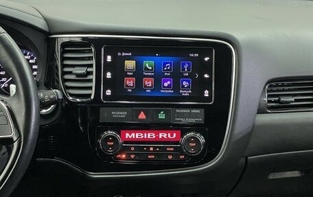 Mitsubishi Outlander III рестайлинг 3, 2017 год, 2 549 000 рублей, 13 фотография