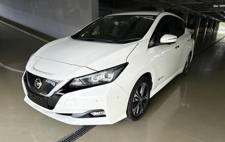 Nissan Leaf II, 2018 год, 2 100 000 рублей, 3 фотография