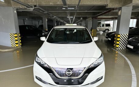 Nissan Leaf II, 2018 год, 2 100 000 рублей, 2 фотография