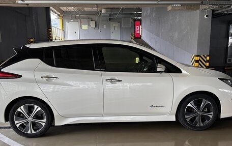 Nissan Leaf II, 2018 год, 2 100 000 рублей, 7 фотография