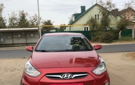 Hyundai Solaris II рестайлинг, 2011 год, 930 000 рублей, 2 фотография