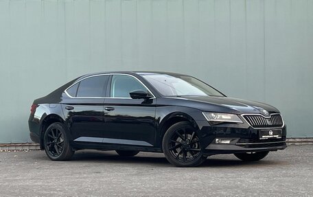 Skoda Superb III рестайлинг, 2018 год, 2 450 000 рублей, 4 фотография