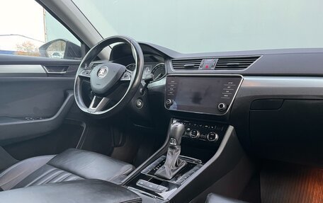 Skoda Superb III рестайлинг, 2018 год, 2 450 000 рублей, 7 фотография