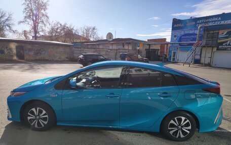 Toyota Prius IV XW50, 2017 год, 2 285 000 рублей, 6 фотография