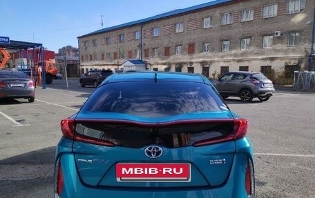 Toyota Prius IV XW50, 2017 год, 2 285 000 рублей, 4 фотография