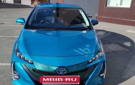 Toyota Prius IV XW50, 2017 год, 2 285 000 рублей, 8 фотография