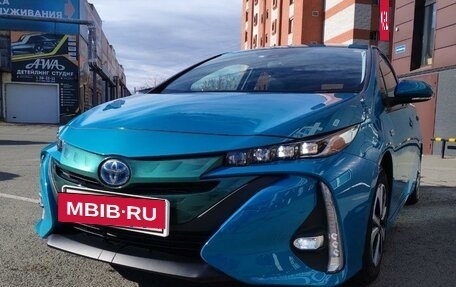 Toyota Prius IV XW50, 2017 год, 2 285 000 рублей, 9 фотография