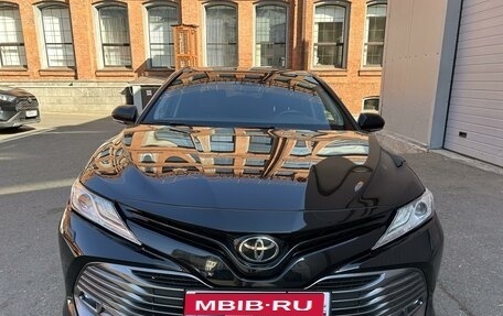 Toyota Camry, 2018 год, 3 100 000 рублей, 1 фотография