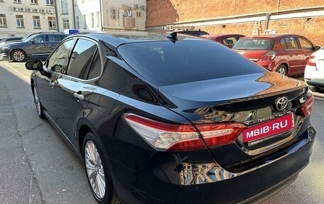 Toyota Camry, 2018 год, 3 100 000 рублей, 2 фотография