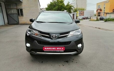 Toyota RAV4, 2014 год, 2 470 000 рублей, 2 фотография