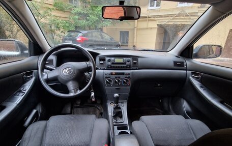 Toyota Corolla, 2004 год, 660 000 рублей, 5 фотография