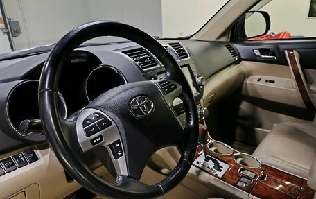 Toyota Highlander III, 2012 год, 2 229 000 рублей, 11 фотография