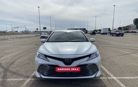 Toyota Camry, 2018 год, 3 050 000 рублей, 2 фотография