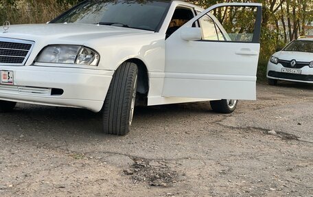 Mercedes-Benz C-Класс, 1995 год, 365 000 рублей, 5 фотография