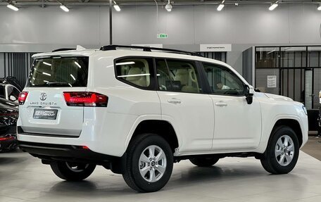 Toyota Land Cruiser, 2023 год, 13 000 000 рублей, 3 фотография