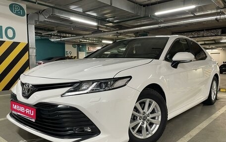 Toyota Camry, 2018 год, 2 700 000 рублей, 1 фотография